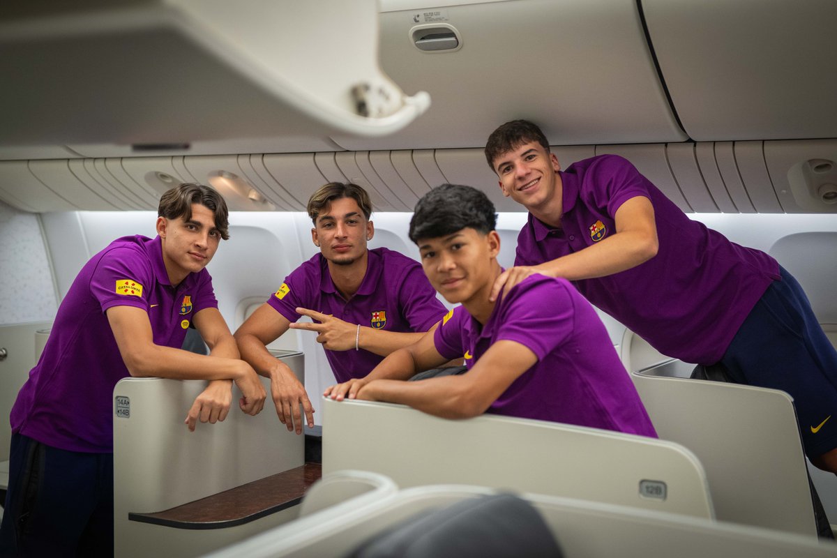 De gira amb el primer equip <a href="/FCBmasia/">FC Barcelona - Masia</a> 🤩