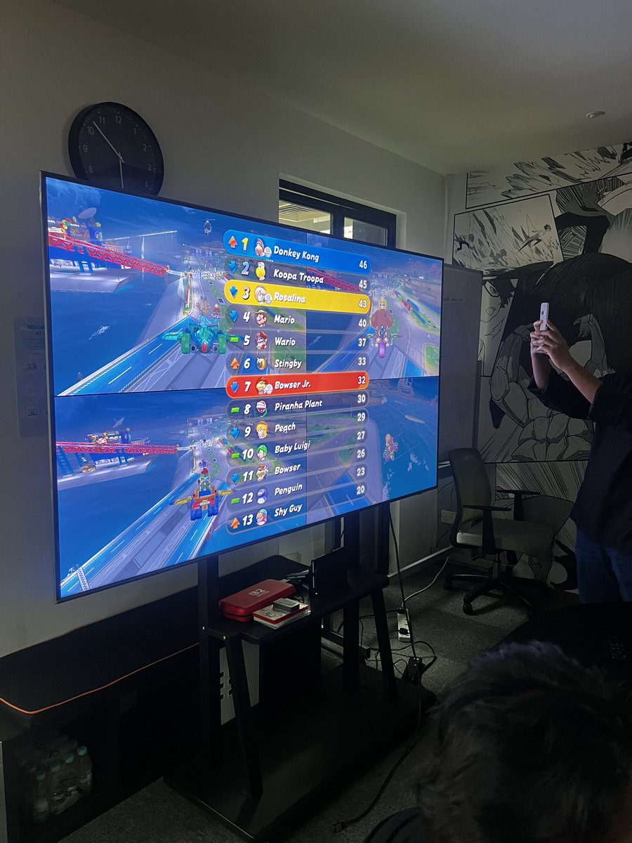 pidotburn's tweet image. Switch 2 fun wey, controller dia best, aku tengok dak opis main jelah taknak menanggung kekalahan hshsh. Pawer @asyrafazulia juara berturut