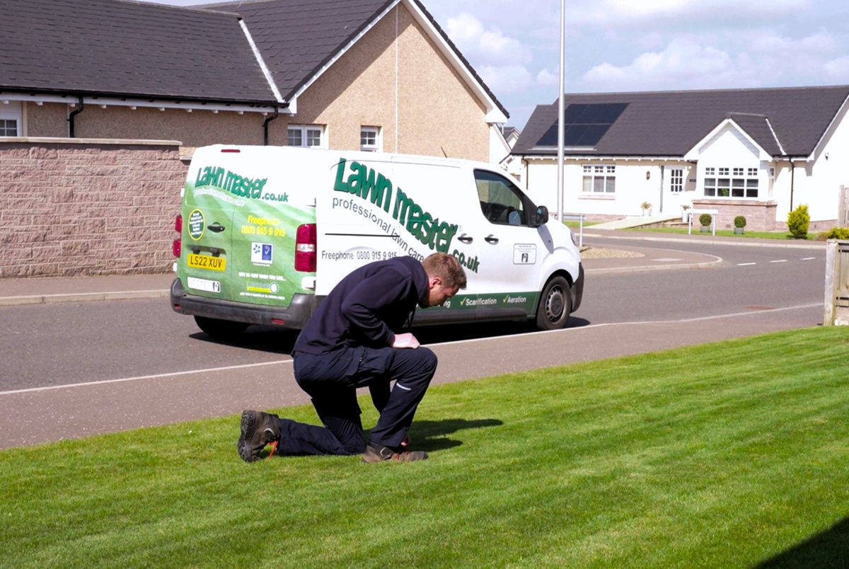 With expert analysis and a full range of services, we tailor treatments to that make your lawn stand out on the street ✅

Looking for a lawn like this? Get in touch for a free quote and lawn analysis today: bit.ly/Find-Expert