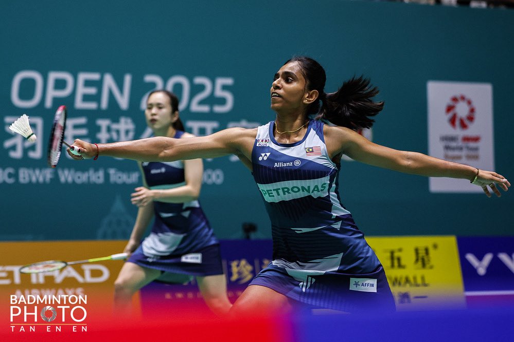 BA_Malaysia's tweet photo. RESULTS: #ChinaOpen2025

WD | QF

#MAS🇲🇾 Pearly Tan-M Thinaah 3️⃣ def. #JPN🇯🇵 Yuki Fukushima-Mayu Matsumoto 8️⃣ 21-16 21-12

⏱️39m

#GemilangkanLagi
#BadmintonMalaysia
#DemiMalaysia https://t.co/7pS5h2Fs5o