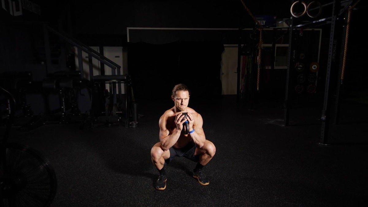 reisquarteu's tweet image. #Goblet #SquatHold: youtu.be/nq3bm6dVnqw #Fitness #CrossFit
