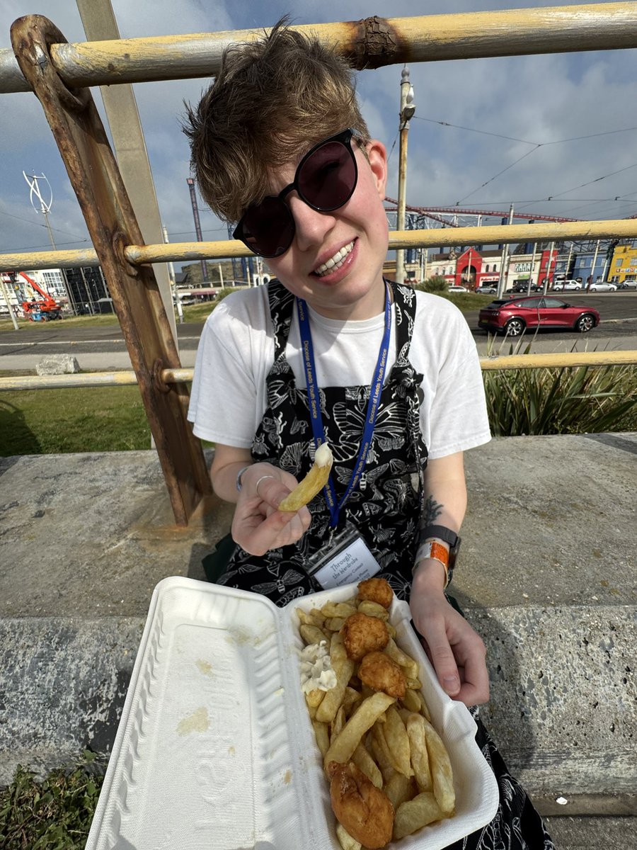 LeedsDYS's tweet image. After a crazy day at Pleasure Beach, we went for fish and chips by the beach! 🤩
@ASCHC_COLLEGE @beckets_bkcat @StWilfridsCHS