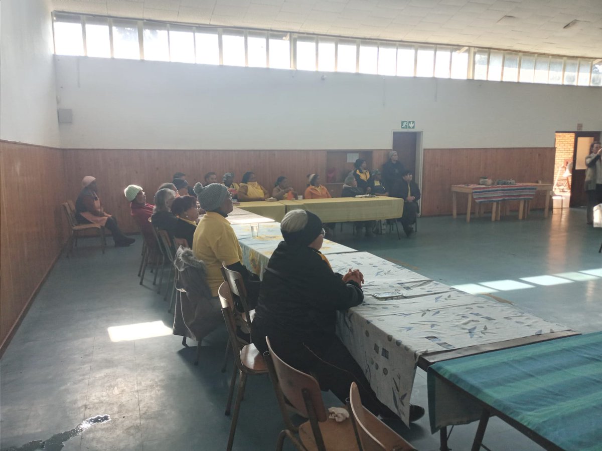 Fidelity_Secure's tweet image. On Wednesday, Fidelity team members spoke at a Blanco community event about crime prevention, with ABSA addressing cyber fraud. Local CPF, NHW, and SAPS also attended, emphasizing teamwork in keeping neighborhoods safe.
#FidelityADT #GardenRoute #George #Blanco #FidelityHeroes