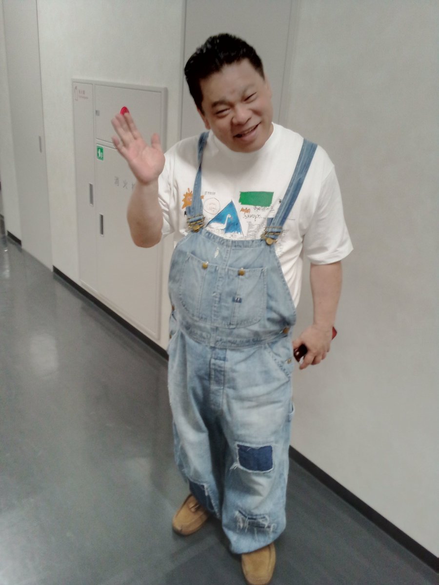 kanpeitter's tweet image. 今日誕生日を迎えた方おめでとうございます、ハッピーバースデーおめでとう👏🎉。今日も花の駐在さんの公演です、ジミーちゃんも頑張ってるよ、やてるやてる、ウヒハ。