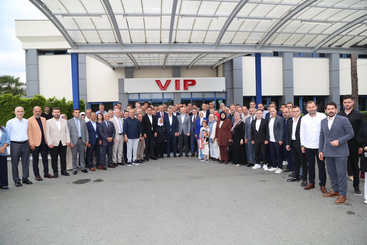 akaraismailoglu's tweet image. Partimizin Trabzon İl İstişare Toplantısı’nı, belediye başkanlarımız ve ilçe başkanlarımızla birlikte gerçekleştirdik.
Birlikte yürüdüğümüz bu kutlu yolda, milletimizin emanetine sahip çıkmaya, eser ve hizmet siyasetimizi kararlılıkla sürdürmeye devam edeceğiz.
İstişare…