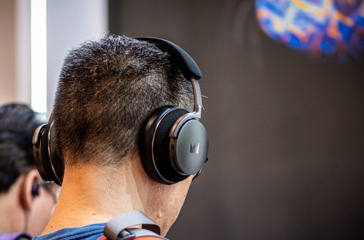 Noble FoKus Apollo — crowned Wireless Headphone of the Year 2024 by Headphone.guru and named Best Wireless Headphones of 2024 by Headfonics’ Top Gear Awards. Its hybrid dynamic + planar‑magnetic driver delivers stunning clarity and power