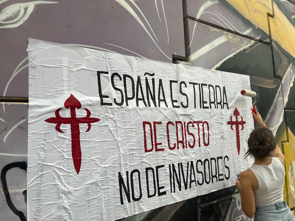 ORATE_'s tweet image. Jesús tenía tres amigos íntimos: Pedro, Santiago y Juan y les dejó lo que más quería: a Juan le dejó a su Madre, a Pedro le dejó la Iglesia y a Santiago le dejó España
#25deJulio