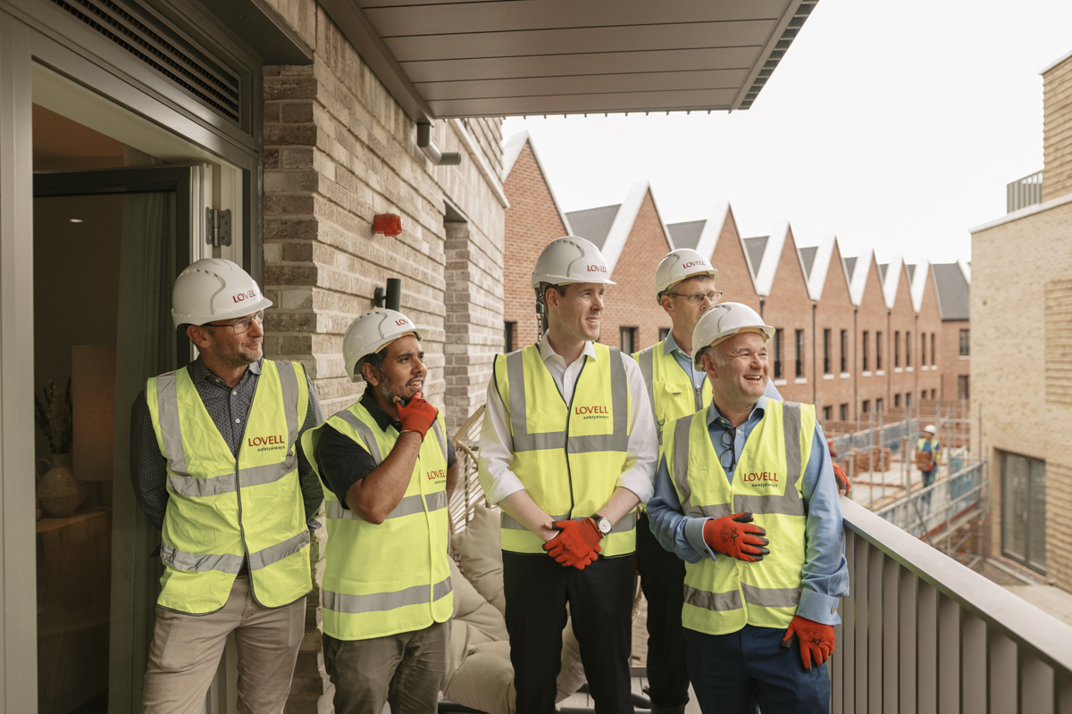 One Woolwich is a regeneration of real scale and ambition. We were proud to welcome Housing Minister @MPennycook on site – with over 600 homes already complete and more to come.

Delivered in partnership with <a href="/Royal_Greenwich/">Royal Borough of Greenwich</a>.

Read more: royalgreenwich.gov.uk/news/2025/hous…
