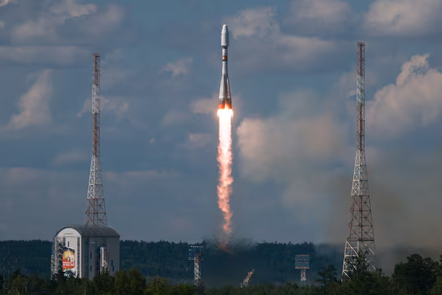 MehrnewsCom's tweet image. Iran’s Nahid-2 telecommunications satellite was successfully injected into a 500-kilometer orbit, the Iranian Space Agency confirmed.