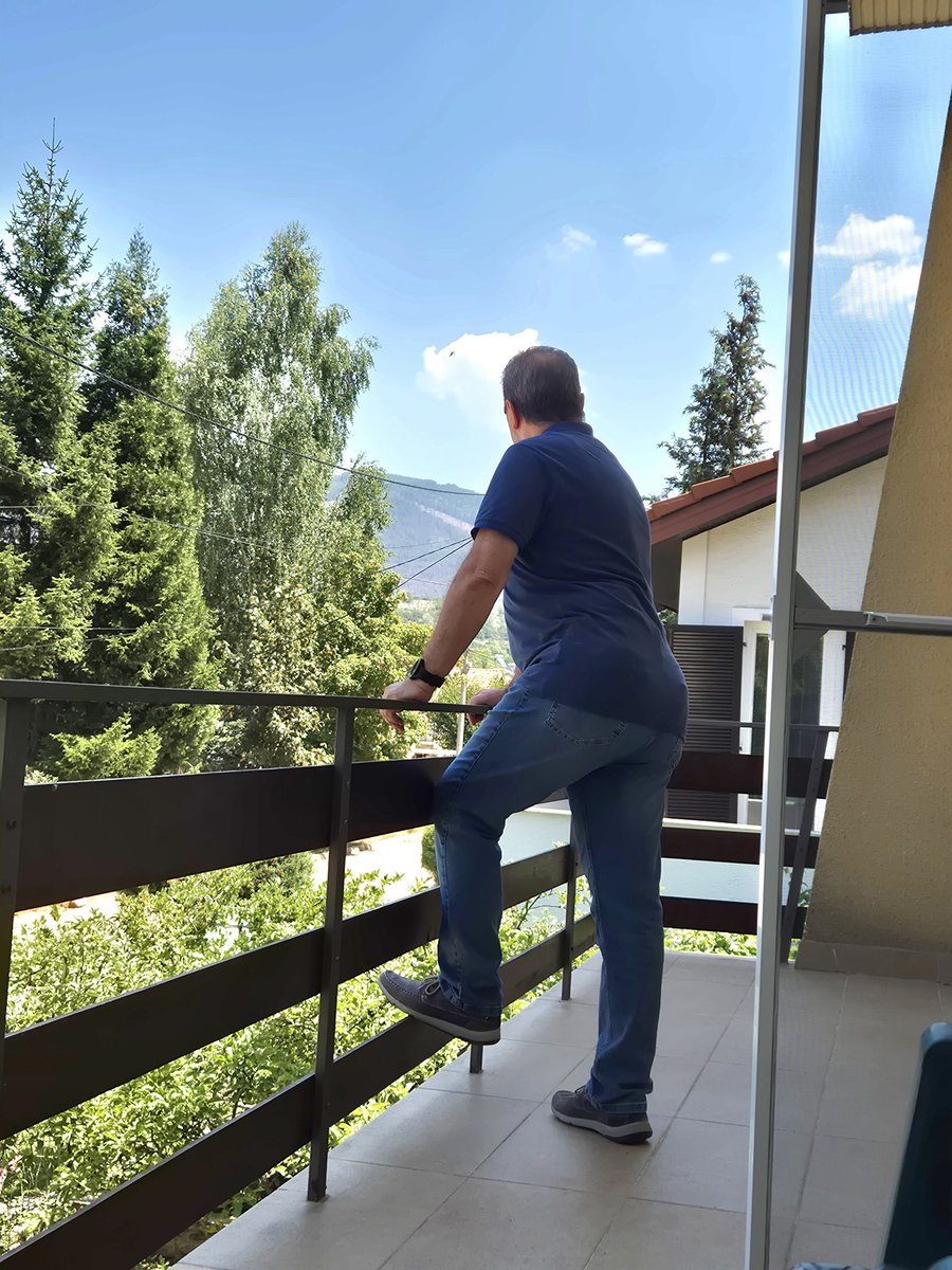 Вежи коња 'де газда каже.
Коња👇