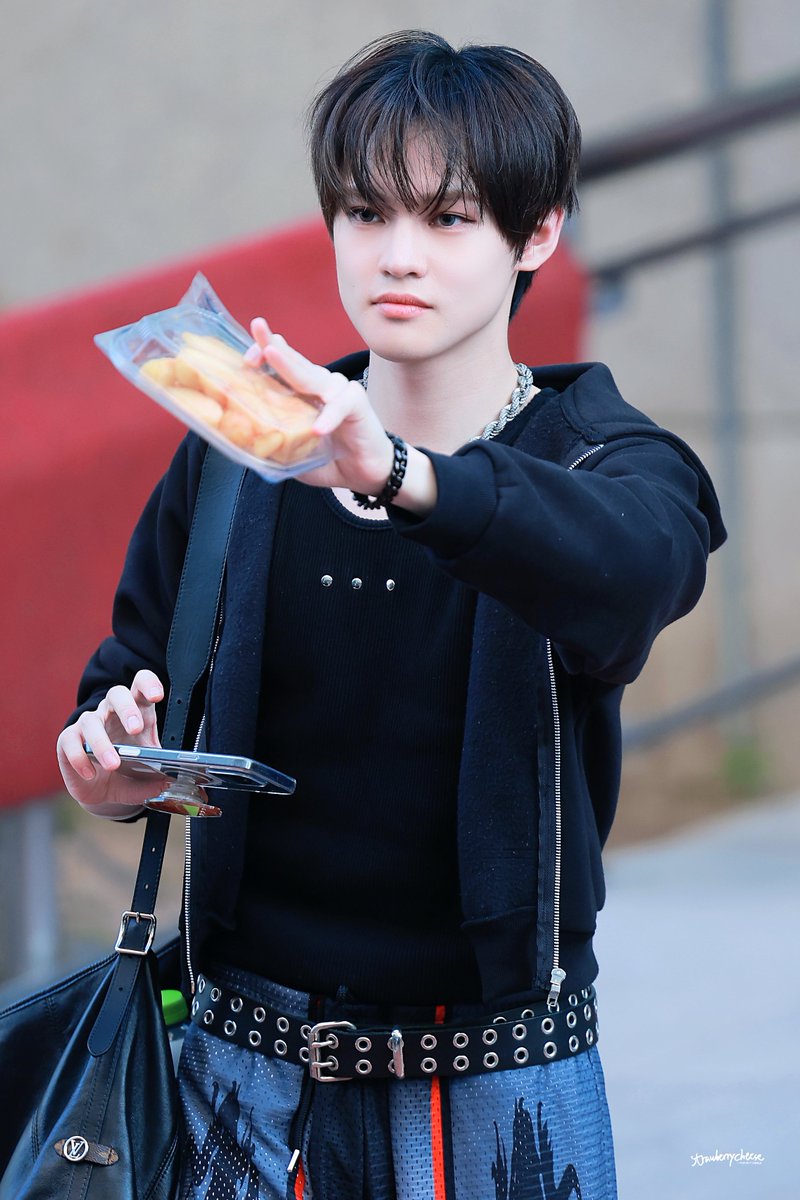 𝐒𝐭𝐫𝐚𝐰𝐛𝐞𝐫𝐫𝐲𝐂𝐡𝐞𝐞𝐬𝐞. tweet media