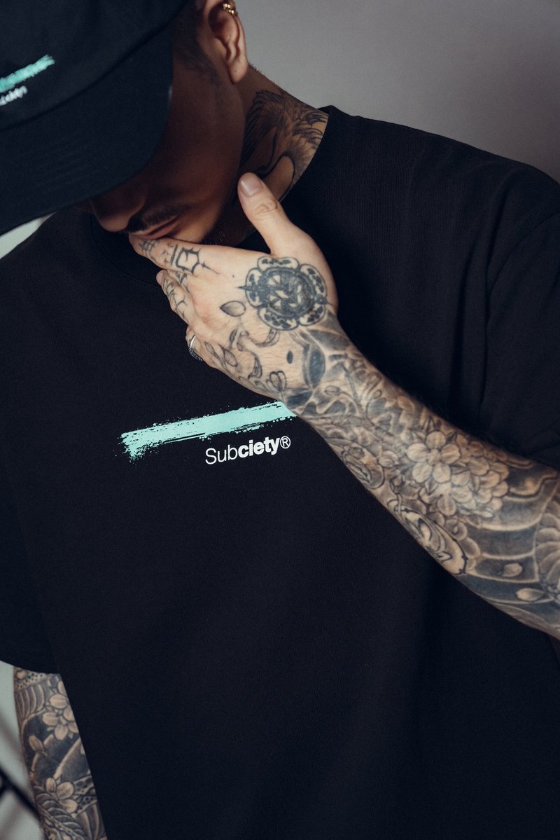【Subciety x NOEZFOXX】

コラボアパレル出ます‼️ヤッター‼️
楽しみにしててくれよなあ🩵🖤