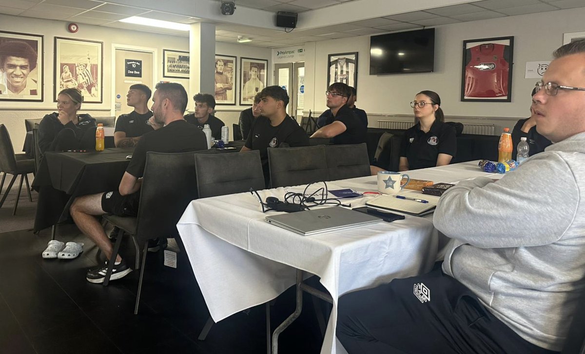 A big shoutout to our #GTF staff who today took part in Community in Motion training, expertly delivered by Nath from YMCA Humber!

This valuable session focused on boosting team confidence, communication, and wellbeing.

#CommunityInMotion #YMCAHumber #WellbeingAtWork