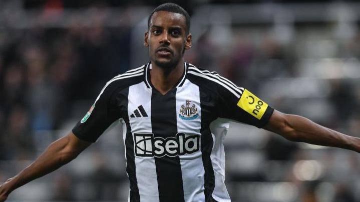 JPXIBI2's tweet image. Liverpool have the funds to buy Alexander Isak, they have agreed personal terms and ISAK WANTS LIVERPOOL!
Getting closer...