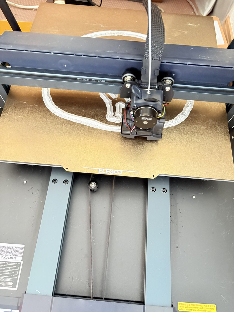 いつもならこの辺でカリカリと擦り始めるはずなのにフィラメントを乾燥させたら今のところスムーズ

効果あるんだなー