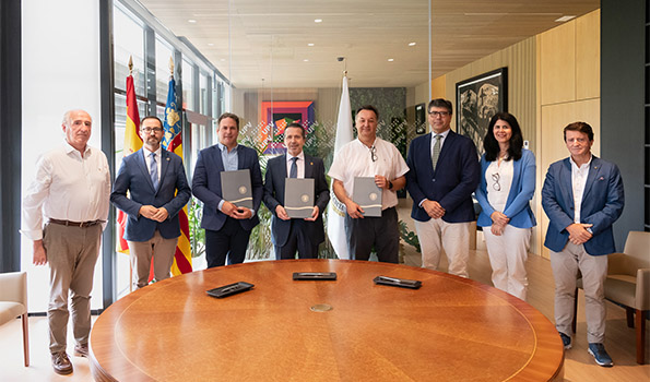 UPV's tweet image. 🌾 La @UPV y @Bayer4Crops renuevan su compromiso por una agricultura competitiva y sostenible ➡ tinyurl.com/43mrf9vk