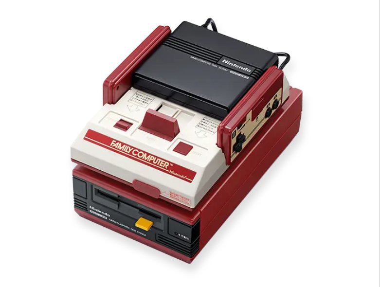 fami_maga2's tweet image. 🔴1986年プレイバック
大容量とセーブ機能、ソフトの書き換えが特徴の周辺機器「ファミリーコンピュータ ディスクシステム」発売。デパートや玩具店などの店内にはディスクカードが書き換えれる「ディスクライター」が設置。この年にはFCカセットが86タイトル、ディスクカードが34タイトル発売された
