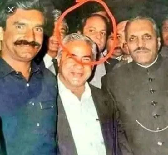 MaleehaHashmey's tweet photo. میاں صاحب کا شروع سے ایک ہی فارمولا رہا !! https://t.co/lT3EUyJAiO