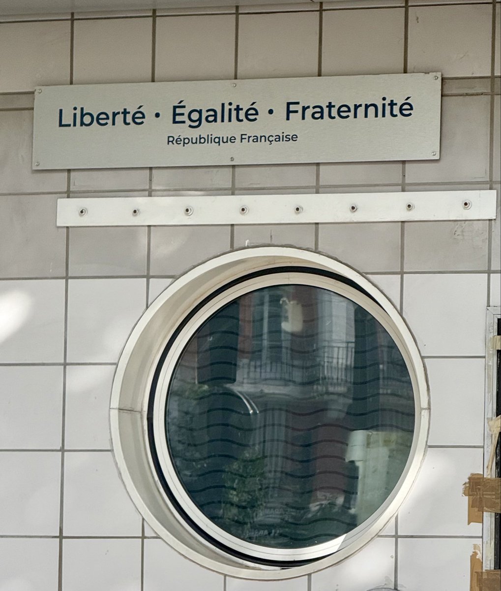 bznotes's tweet image. Excellent coffee, croissants, and startup/VC/LP conversations this morning.
Go France! 🇫🇷
