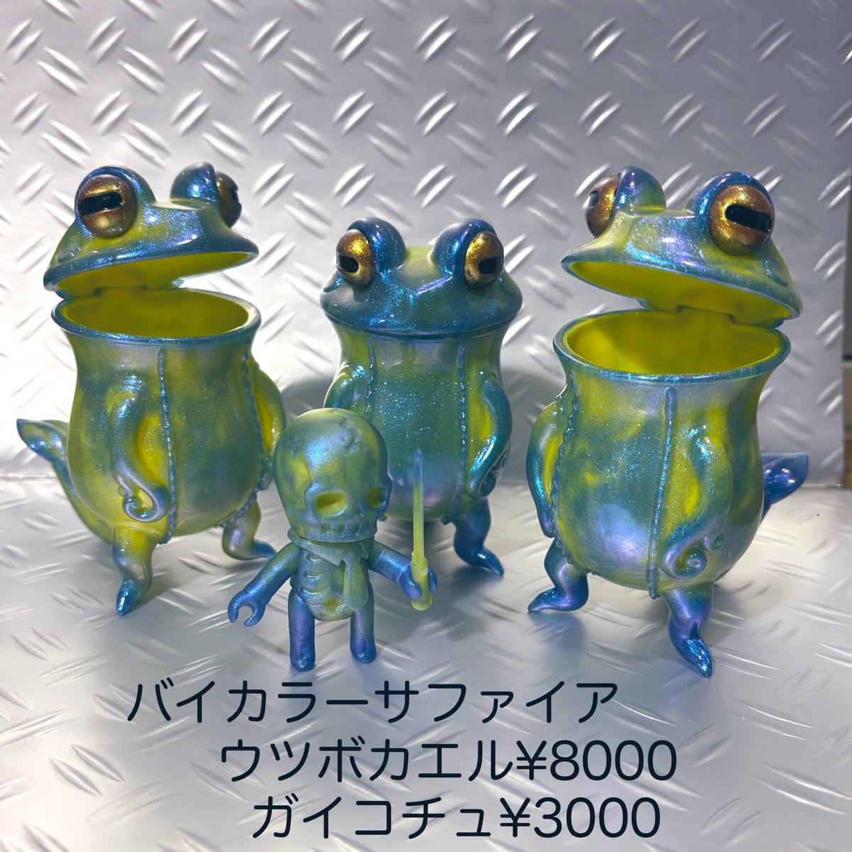 skulltula_yu's tweet image. 7月27日のワンフェス2025灼熱
スカルチュラのソフビは
クリームソーダのウツボカエル、ガイコチュ。カラフルドット、偏光マーブル成型など色々持って行きます!
3-22-8でにぎやかなメンバーとおまちしております!