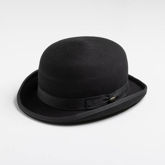 ArumSam_'s tweet image. Where in Nairobi can I get a new and high quality Bowler Hat? Please recommend in the comments. I wanna try pull off some look