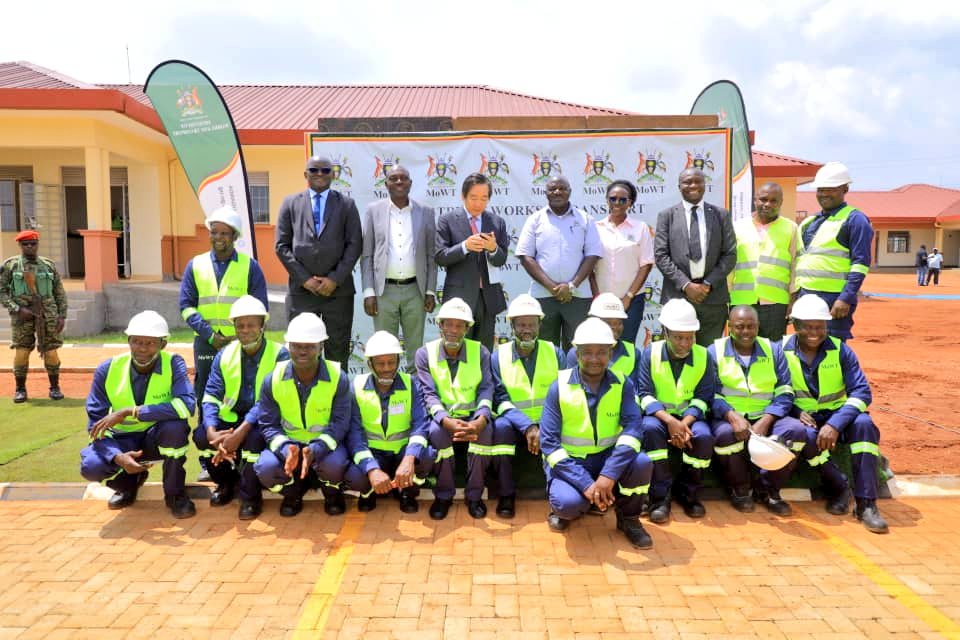 MoWT_Uganda's tweet image. His Excellency Sasayama Takuya, Ambassador of Japan to Uganda, today conducted an official inspection of the Mechanical Engineering Training and Advisory Center (METRAC) located in Luweero District.
METRAC is the first facility of its kind in Uganda, dedicated to the training of…