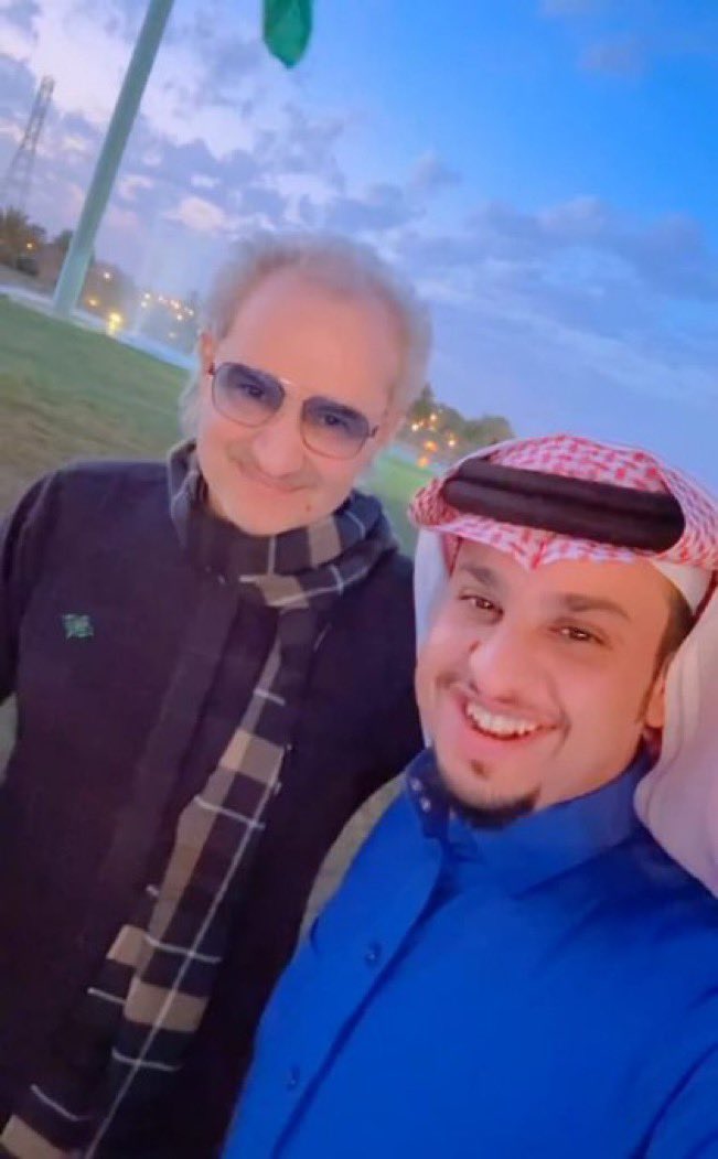 #الاتحاد
التهم والكذب والسخرية التي صدرت من الممثل العيسى ضد انمار الحائلي … لا يمكن ان يقولها اتحادي حقيقي … رجل تقدم للترشح لم يغلط عليك لم يسئ لك … أي الخطأ ؟؟
العيسى يمنشن انمار ثم يسخر منه
من يقفون مع هذا الشخص لا يمكن ان يكونوا اتحاديين