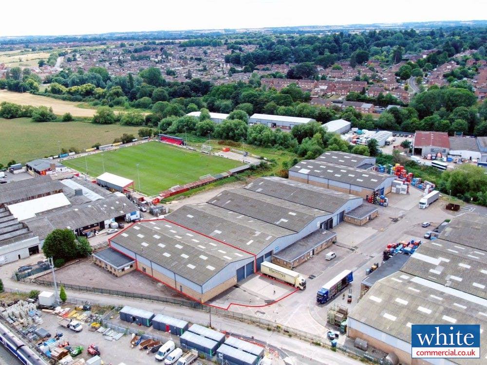 Now Available: 6 Riverside, Tramway, Banbury - 12,740 sq ft warehouse unit for lease with 5.49 eaves and two roller shutter doors
#Banbury #ToLet #Industrial #IndustrialLogistics #WhiteCommercial whitecommercial.search-prop.com/properties/317…