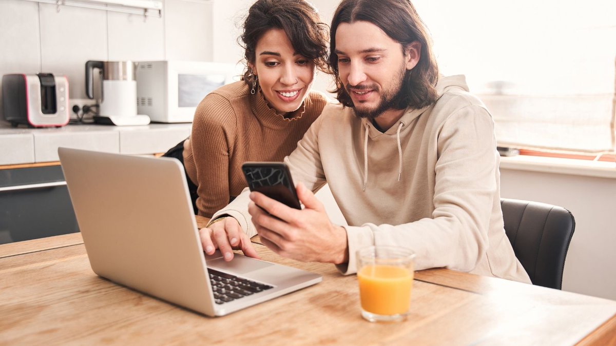 Go paperless! Your TV Licence is available to view online.  It’s quick and easy to switch to a paperless Licence 👉 tvlicensing.co.uk/cs/update/mult…