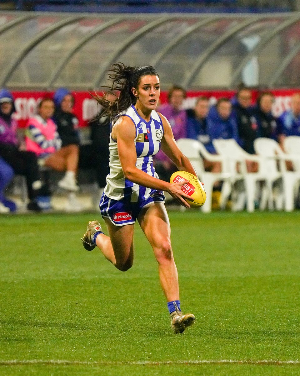 NMFCWomens's tweet image. FT | The Dogs run out 16-point winners at Whitten Oval in our first competitive hitout of the season. Match report to come.
WB 7.1.43 NM 3.9.27
Goalkickers: Bogue, M. King, Randall
#Kangas