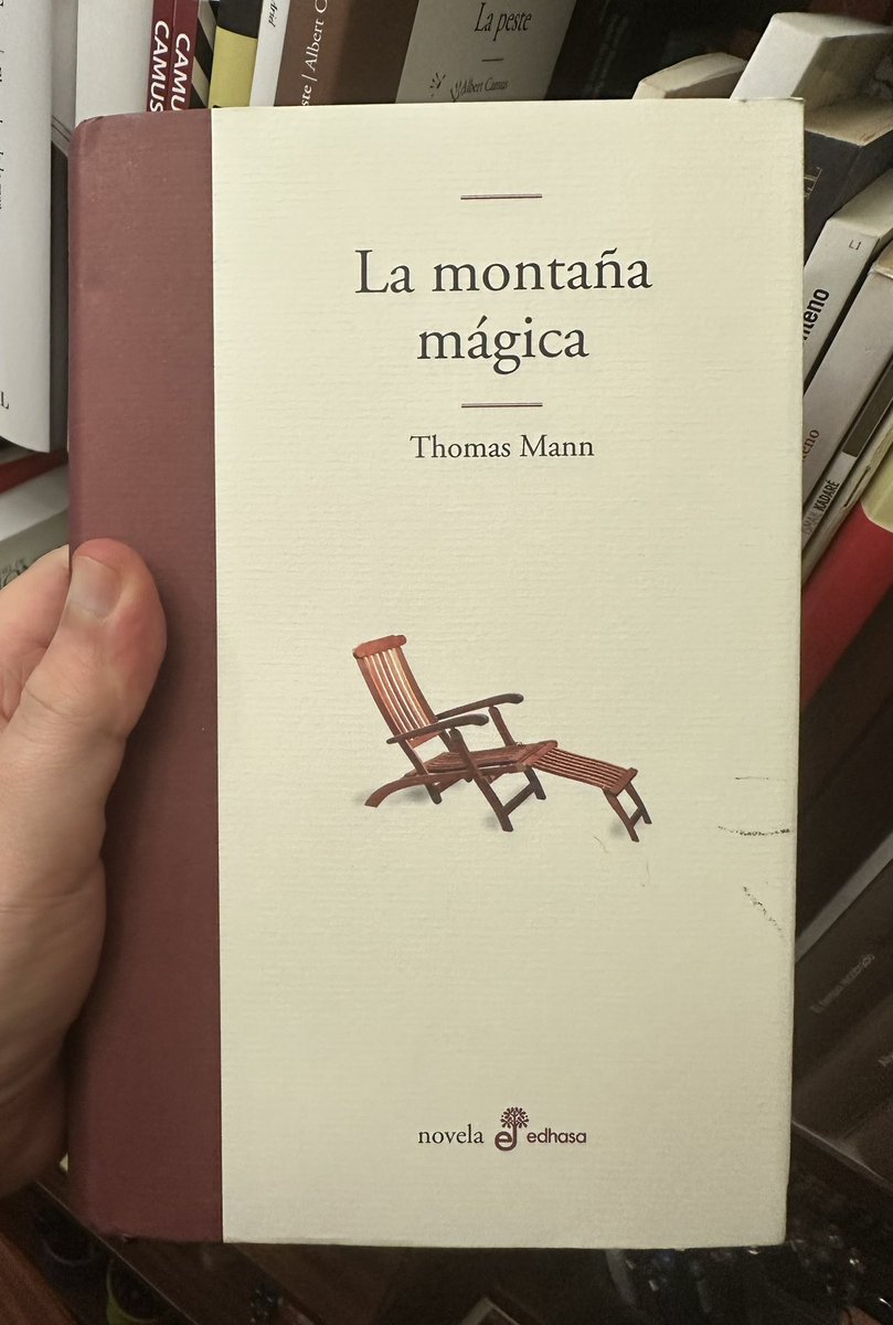 julioBG32's tweet image. “La satisfacción que le inspiraba aquel afán de ilustrar al pueblo se veía no poco mermada por el temor a que, en realidad, tal deseo no obedeciese sino a una tendencia instintiva a mantener al pueblo y al mundo en las tinieblas del analfabetismo”.