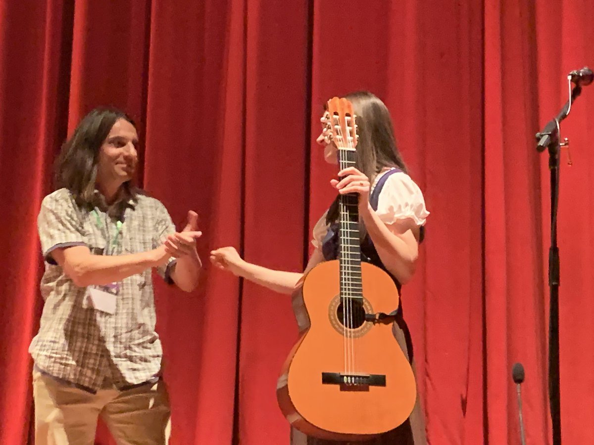 JorgeIvanArgiz's tweet image. Cierro lo referente a esta primera charla del auditorio, el martes inicial del @festivalcelsius #celsius2025 con un auditorio repleto, celebrando esta intersección de las secciones Letras y Bits e Historia oculta de la música. Grande @Borislav_Slavov y grande África Vázquez