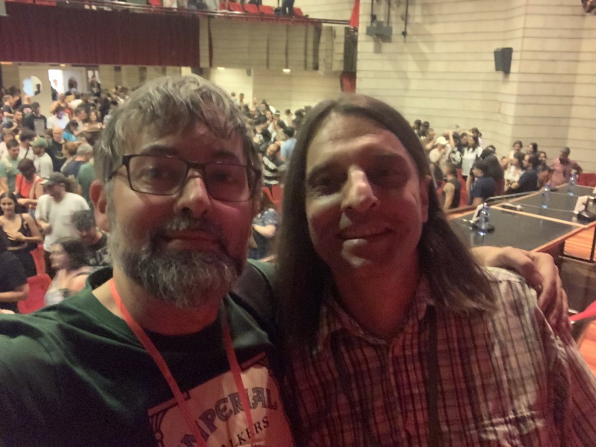 JorgeIvanArgiz's tweet image. Cierro lo referente a esta primera charla del auditorio, el martes inicial del @festivalcelsius #celsius2025 con un auditorio repleto, celebrando esta intersección de las secciones Letras y Bits e Historia oculta de la música. Grande @Borislav_Slavov y grande África Vázquez