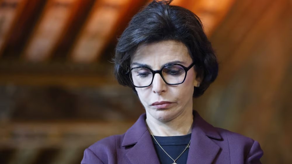 TheNancyRoc's tweet image. 🚨 Rachida Dati, ministre française de la Culture, sera jugée pour corruption, trafic d’influence et abus de confiance. Elle aurait touché 900 000 € de Renault-Nissan sans réelle prestation alors qu’elle était eurodéputée. Procès prévu à Paris dès le 29 sept. 2025.
