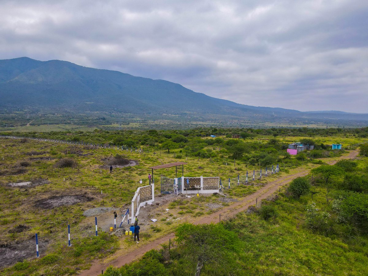 fanaka_limited's tweet photo. Send this to a future land owner. Let them know we have Ngong plots for sale for just 899k.
Our numbers are 0799001144. Don't miss out on a once in a lifetime investment opportunity. ☺️
Fanaka In Ngong
#NgongViewGardens #LandforsaleInNgong #PlotsforsaleinNgong #Megalaunch https://t.co/Qq7pNGyJtH