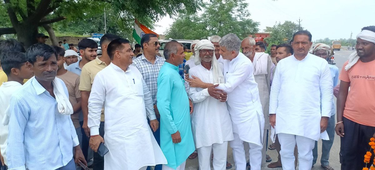 आज क़ाबडौत के श्री अजयपाल (P.A.C. कांस्टेबल) ने वर्ल्ड पुलिस &amp;फायर गेम्स बर्मिंघम(अमेरिका) में स्वर्ण पदक जीतने के पश्चात गाँव क़ाबडौत में जोरदार स्वागत किया और उज्ज्वल भविष्य की शुभकामनाएं दीं।
यह जीत न केवल उनके कठिन परिश्रम और समर्पण का परिणाम है।
<a href="/RLDparty/">Rashtriya Lok Dal</a>