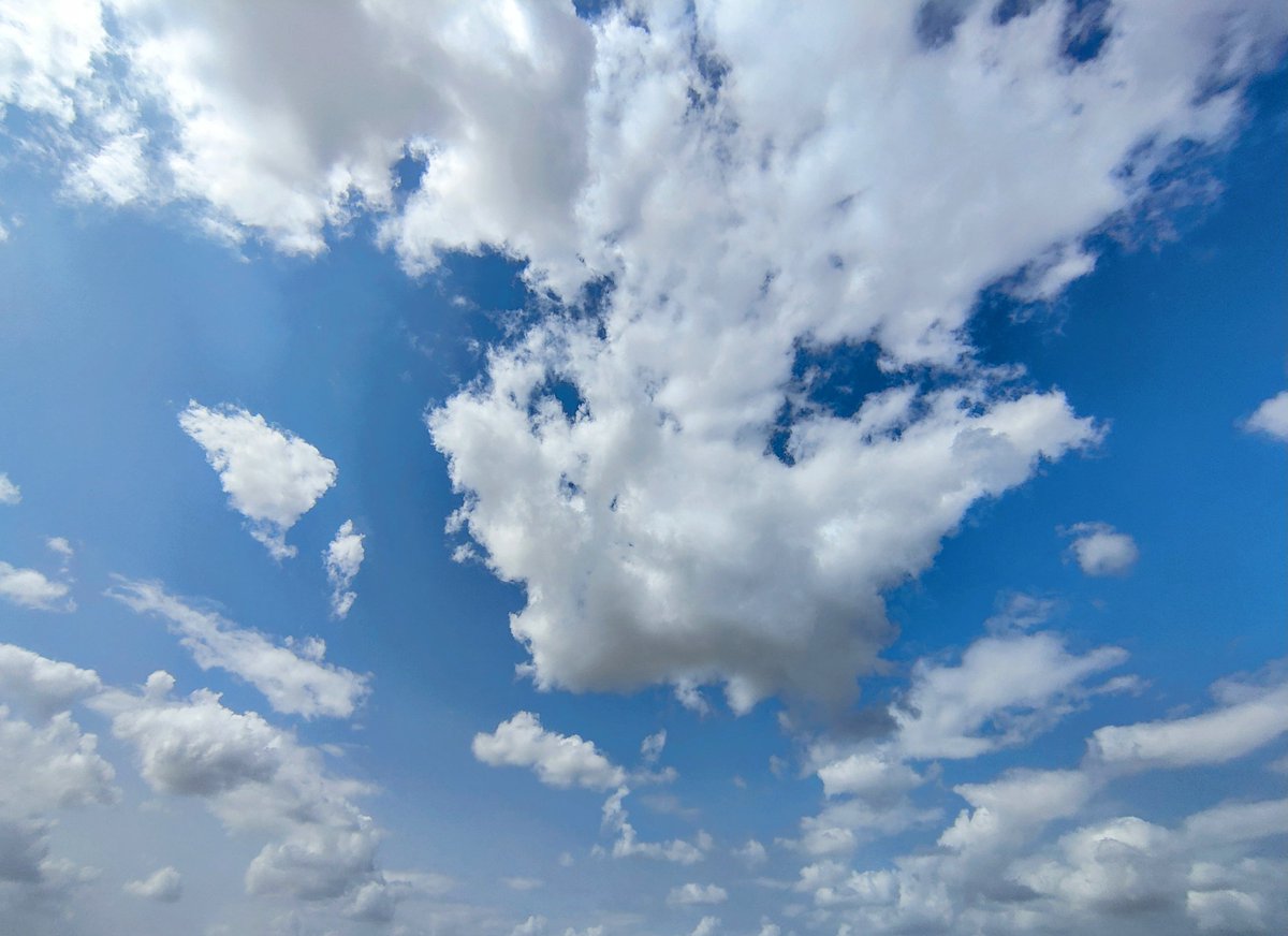 Tere_do_nainaaa's tweet image. Weather. 🌬️☁️🌞