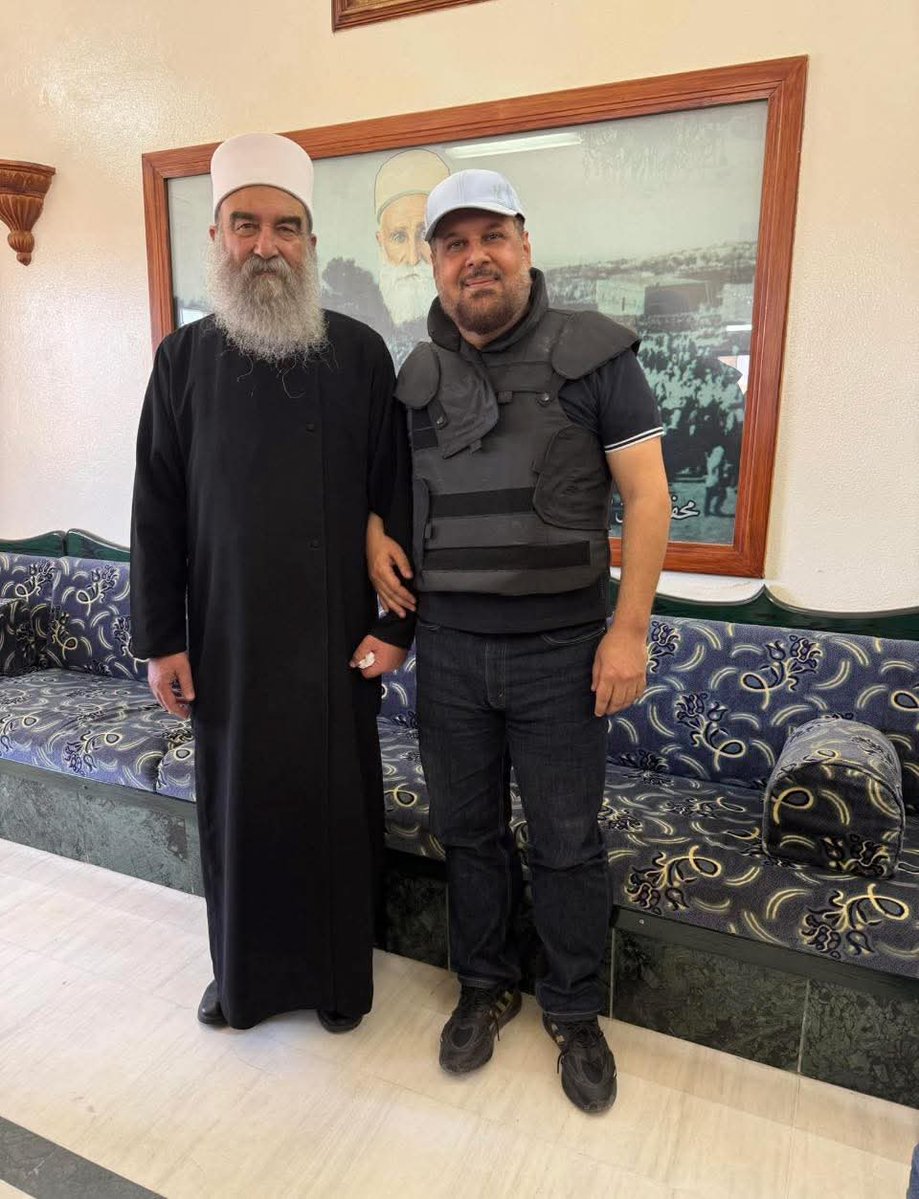 A7maadabd81's tweet image. المدعو ماهر شرف الدين يتواصل مع منظمات دولية يتباكى ويتحدث انه تعرض لأربع محاولات اغتيال وأنه مستهدف من الحكومة والدواعش وسلاحف النينجا والمغول وكائنات فضائية ..نعم اتحدث بصدق والله هكذا يتحدث ماهر ويكذب ويعتمد قصص من يسمعها يبكي ضحكاً من كذب ماهر..لانحتاج للدفاع عن حكومتنا الا…