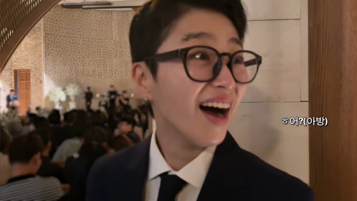 dlwkssl's tweet image. 나는 휘수언니가 정장 입을 때마다 죽겟슨 진심으로