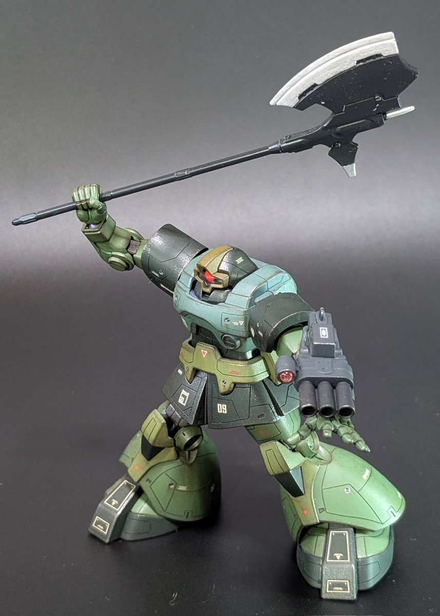mevius1gp's tweet image. 溜まってた作品その2、ドム
ハルバードを持たせたくて腕部に三連装ガトリングを付けて近接戦仕様に
カラーリングも上手く纏められたと思う
#プラモデルライフ