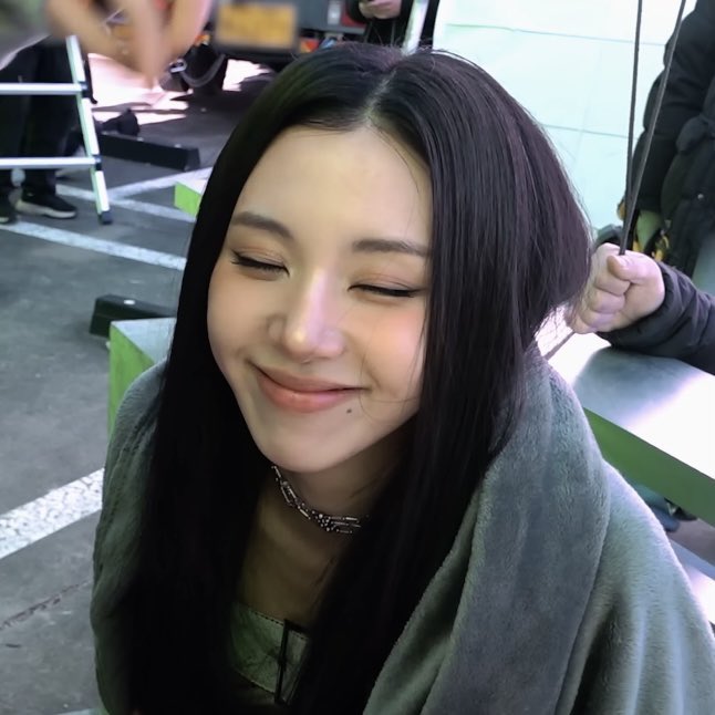 bfchaengjin's tweet image. i gift you with the โchaengie waengie packโ ๐ซถ