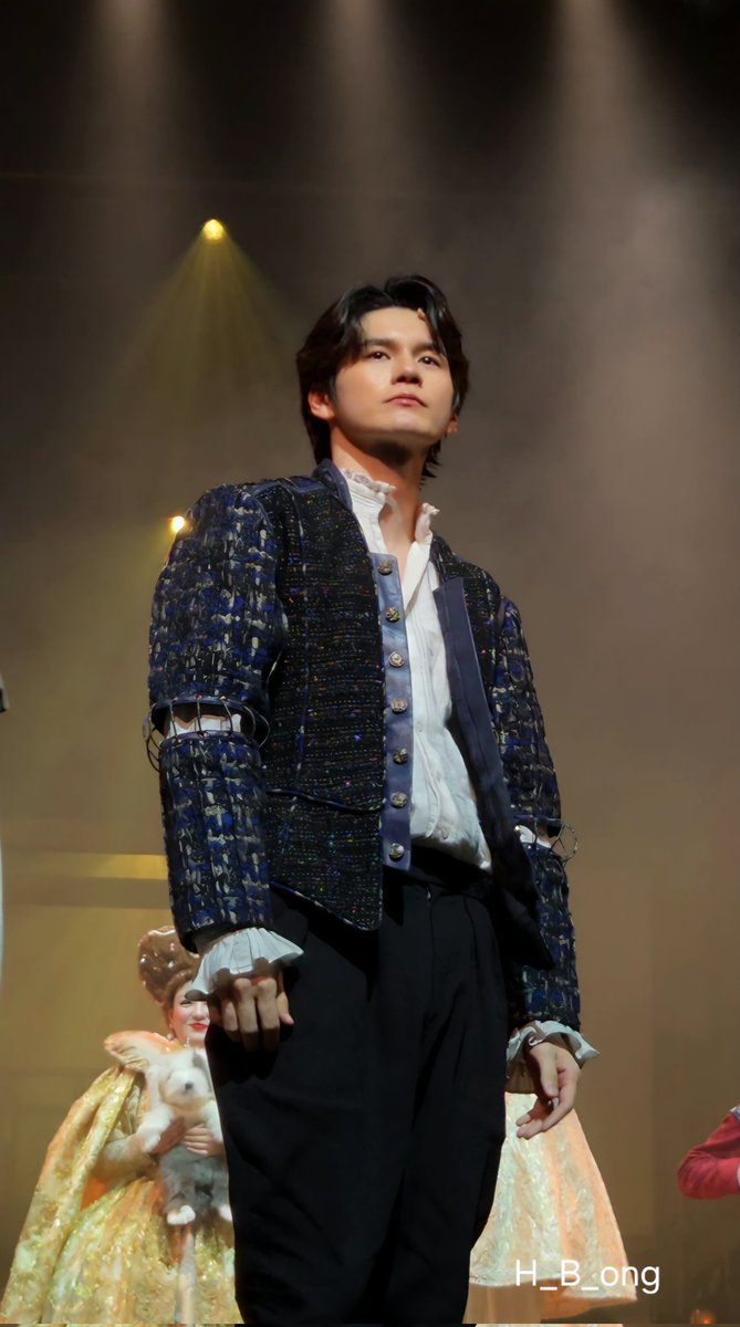 H_B_ong's tweet image. 250723  #옹성우 의 첫연극
#셰익스피어인러브  #셰스피어옹 
첫 커튼콜데이