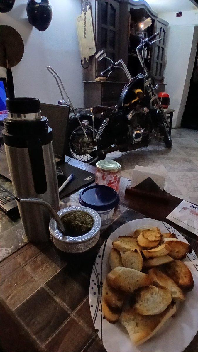 #BuenosDías 🌧🧉☕️🎶🎵🎼🎸💙💛💙🇦🇷🏍

#BuenaJornada 💪💪👷‍♂️