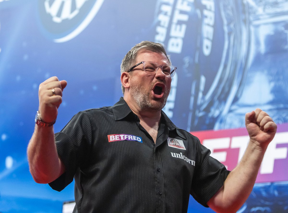Darts World Magazine (@darts_world) on Twitter photo 🎯⛱️ | Wade Gunning for Gezzy
<a href="/ShowcaseDarts/">Paul Woodage 🎯</a>
In the modern era, where fresh faces emerge weekly and the standard of PDC darts has never been higher, the idea of winning a major TV tournament two decades apart sounds absurd...
#TheOfficialVoiceOfDarts
dartsworld.com/2025/07/wade-g… 🎯⛱️ | Wade Gunning for Gezzy
<a href="/ShowcaseDarts/">Paul Woodage 🎯</a>
In the modern era, where fresh faces emerge weekly and the standard of PDC darts has never been higher, the idea of winning a major TV tournament two decades apart sounds absurd...
#TheOfficialVoiceOfDarts
dartsworld.com/2025/07/wade-g…