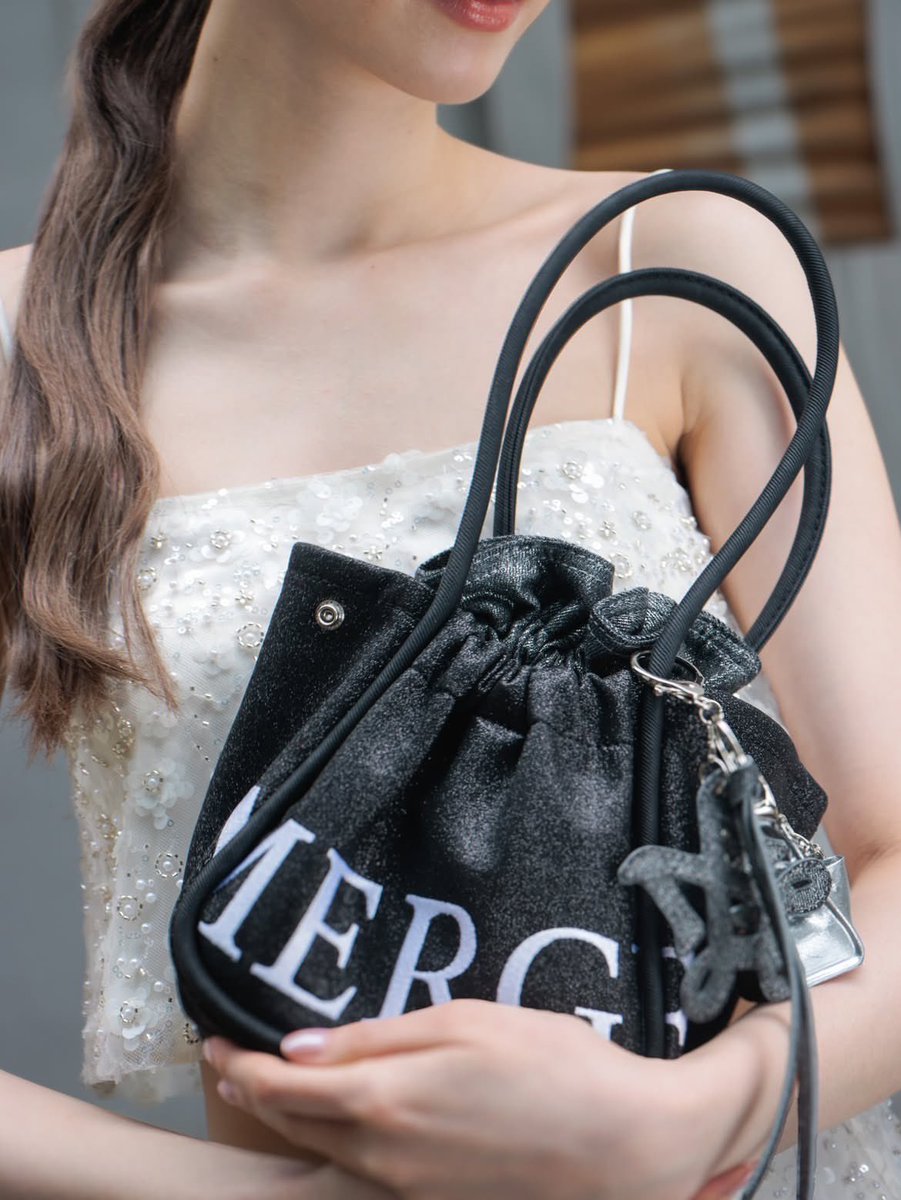 LingOrmTagTrend's tweet image. ✨👜✨👜✨
🤍 @ Merge.official_

#TheEditBox #MergeYourWhen 
#MergeFriends #MergeADayBag