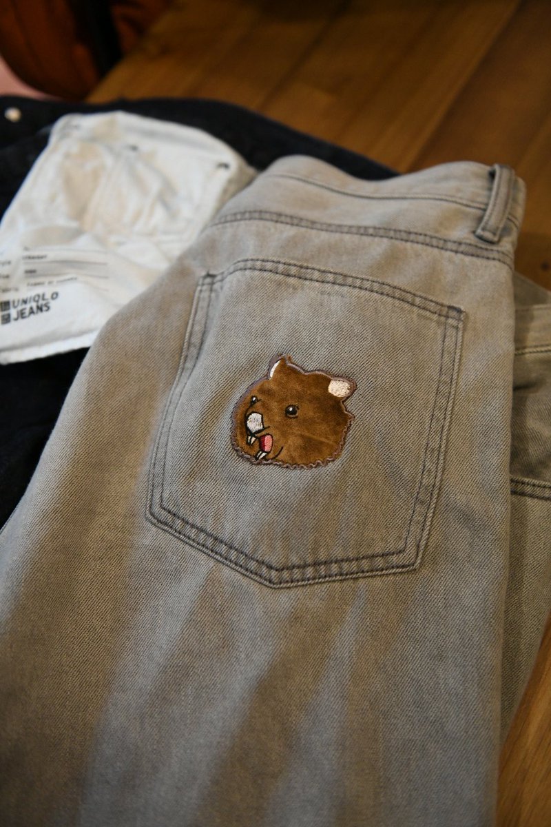 Tsubame__emb's tweet image. デニムパンツにも出来ました。
#ウォンバット
#つばめ刺しゅう