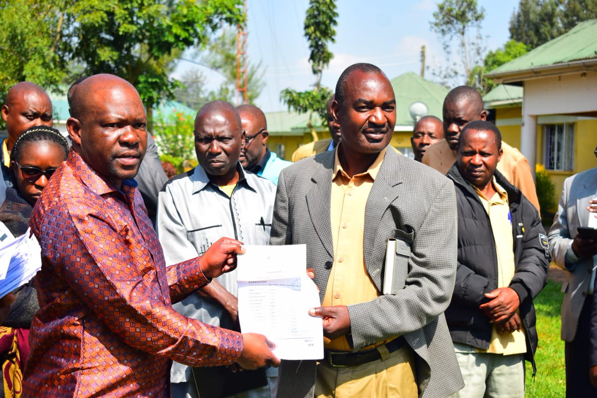 Honcalebamisi's tweet image. Earlier today, I handed over Kshs. 71,700,000 to principals of all secondary schools across Saboti Constituency. This marks a key milestone in the historic Caleb Amisi Bursary Program, aimed at empowering needy students and ensuring that no child is left behind due to lack of…