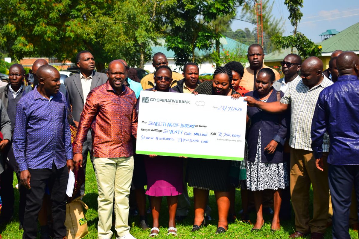 Honcalebamisi's tweet image. Earlier today, I handed over Kshs. 71,700,000 to principals of all secondary schools across Saboti Constituency. This marks a key milestone in the historic Caleb Amisi Bursary Program, aimed at empowering needy students and ensuring that no child is left behind due to lack of…