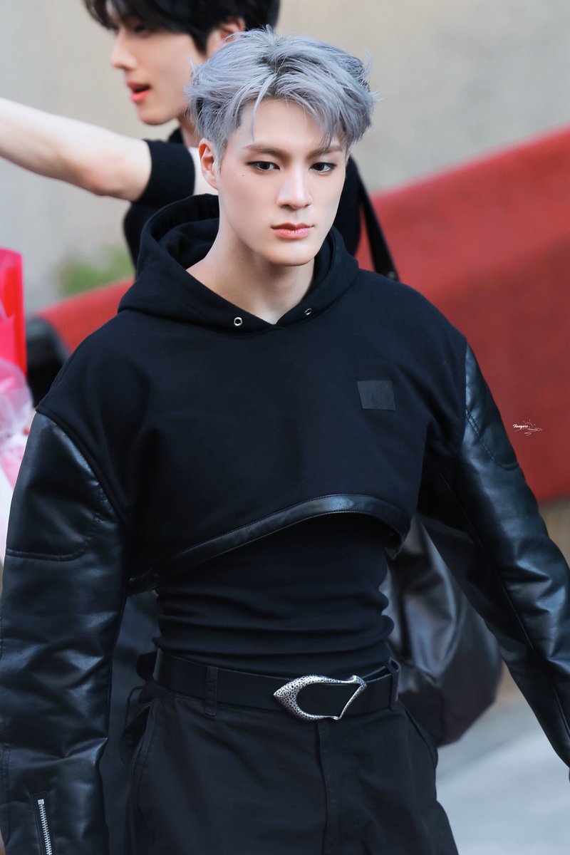 TASOGARE_0423's tweet image. 250725 ๋ฎค์ง๋ฑ
ํฌ ํด๊ทผ
#์ ๋
ธ #JENO #NCTDREAM #NCT