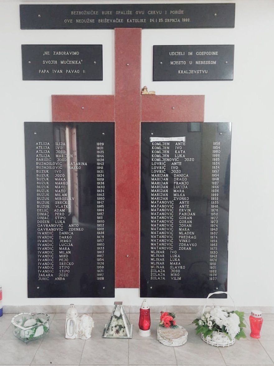 JulianReillyUK's tweet image. Danas se sjećamo 68 ubijenih u #Briševo kod Prijedora u julu 1992. Govoriti istinu, sprovoditi pravdu i očuvati sjećanje su koraci neophodni za pomirenje u BiH a UK će uvijek podržavati napore koji vode ka mirnom i pravednom bh. društvu.